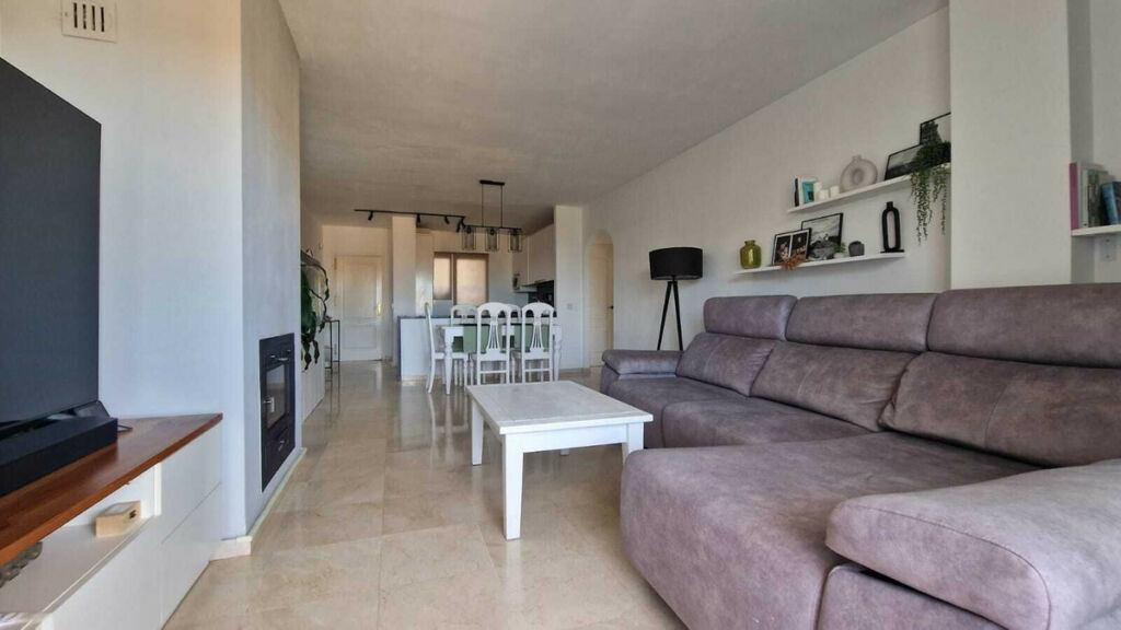 Middle Floor Apartment Bel Air Málaga - image 8