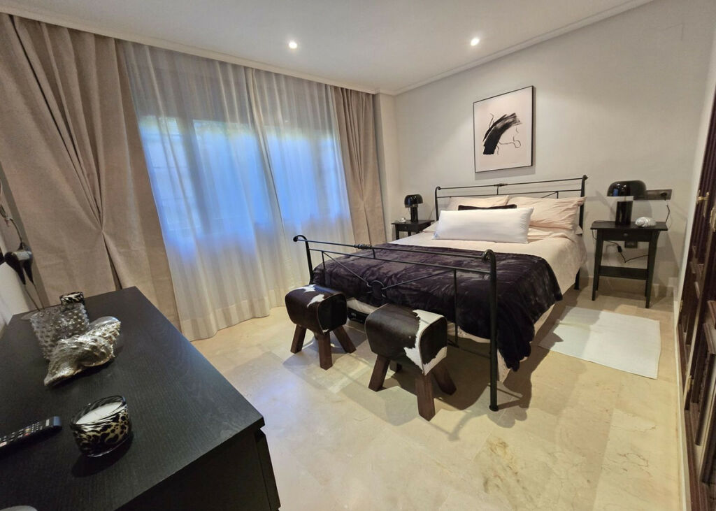 Ground Floor Apartment La Mairena Málaga - image 9