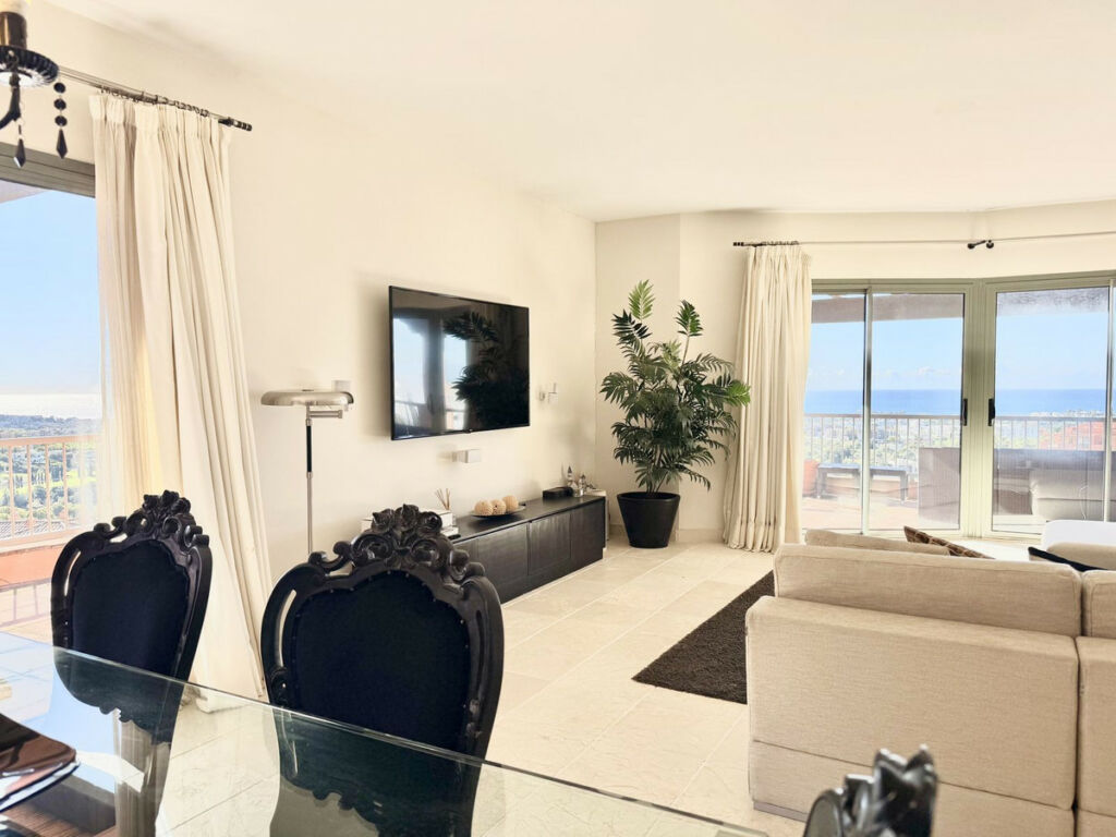 Penthouse Los Flamingos Málaga - image 9