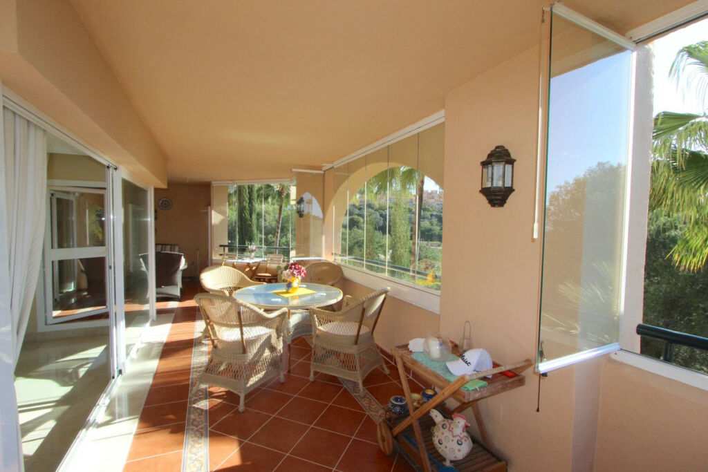Middle Floor Apartment Elviria Málaga - image 8