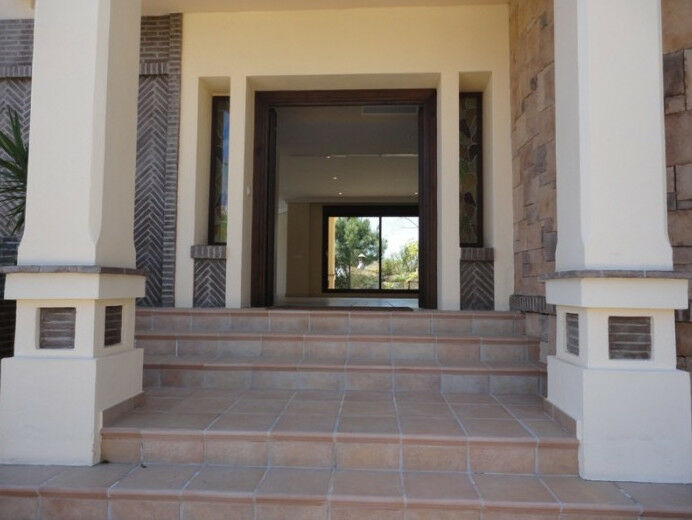 Detached Villa Los Arqueros Málaga - image 9