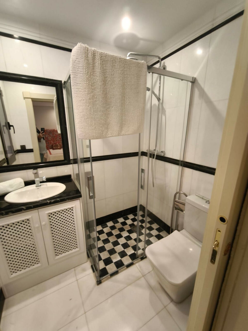 Ground Floor Apartment Puerto Banús Málaga - image 9