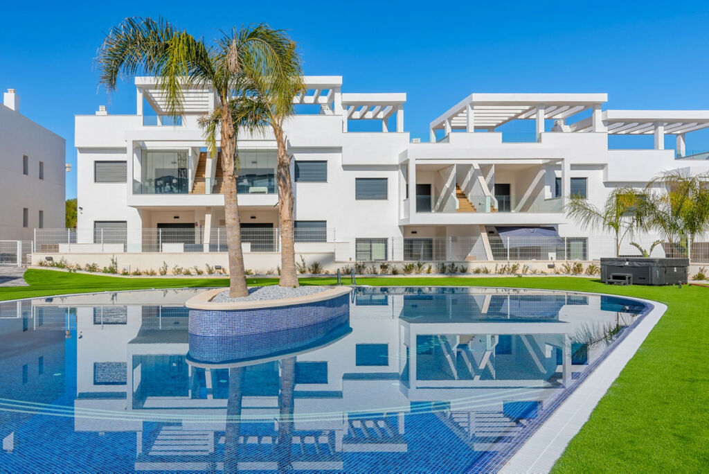 Penthouse Los Balcones Alicante - image 9