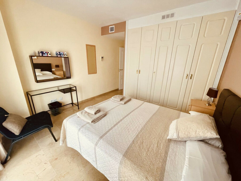 Duplex La Duquesa Málaga - image 9