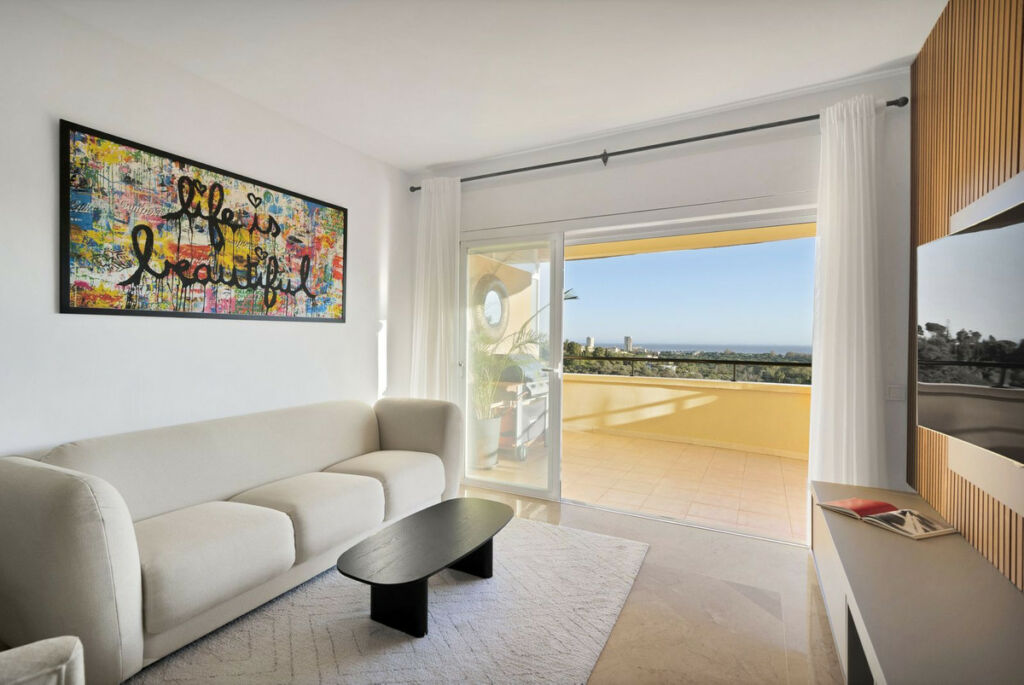 Middle Floor Apartment Elviria Málaga - image 9