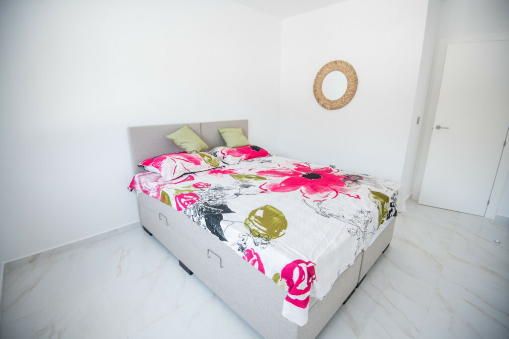 Detached Villa Pinar de Campoverde Alicante - image 9