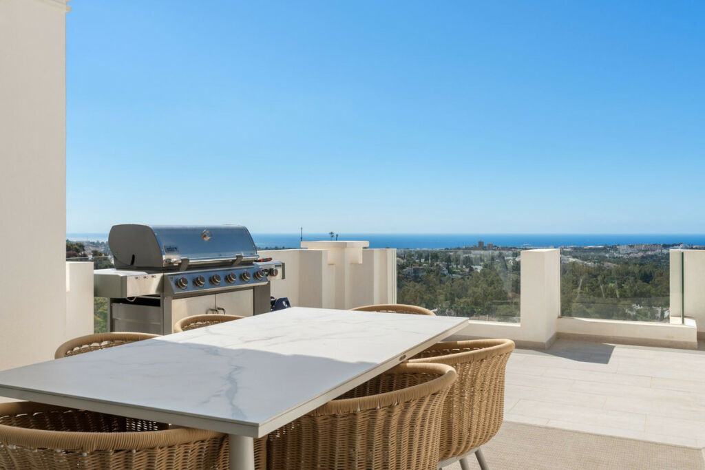 Penthouse Nueva Andalucía Málaga - image 9
