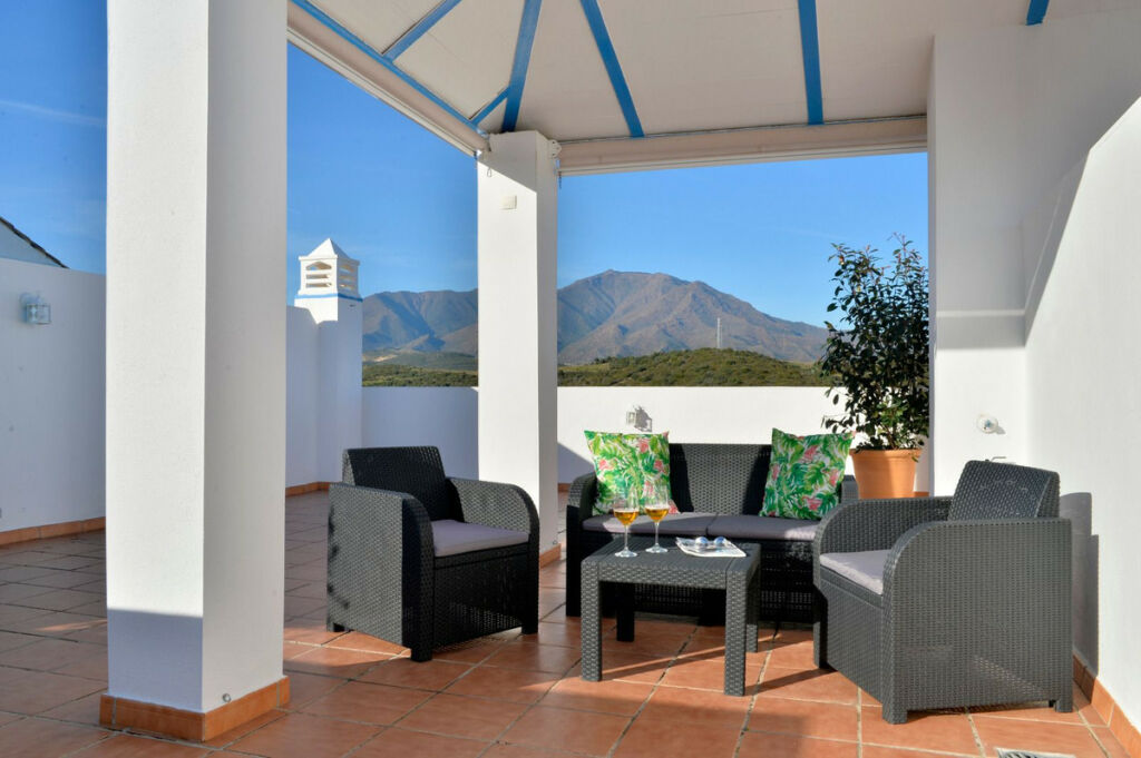 Top Floor Apartment Estepona Málaga - image 11