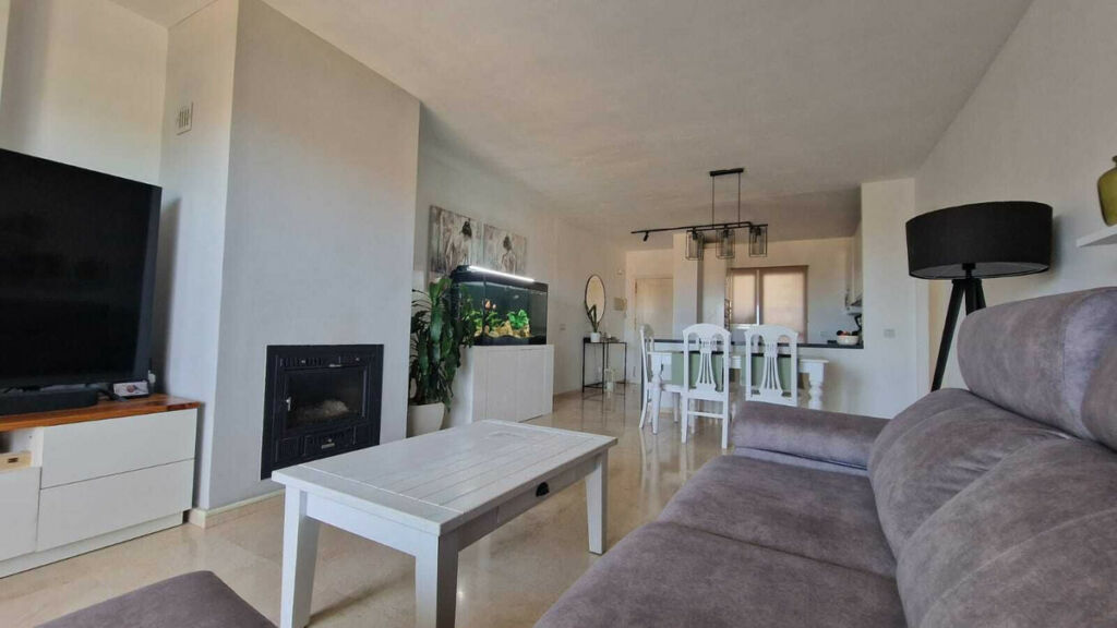Middle Floor Apartment Bel Air Málaga - image 9