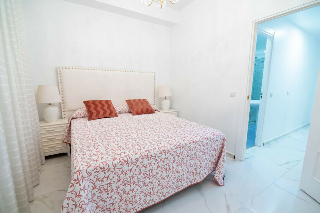 Townhouse Estepona Málaga - image 11