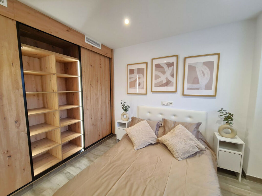 Middle Floor Apartment Estepona Málaga - image 8