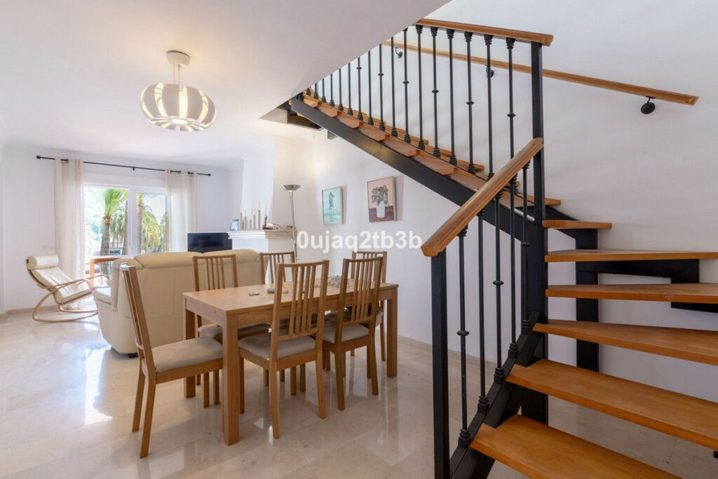 Duplex Nueva Andalucía Málaga - image 9