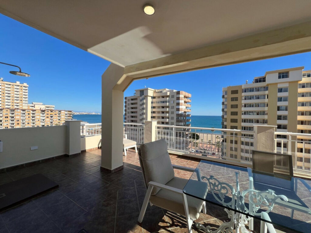 Penthouse Fuengirola Málaga - image 9