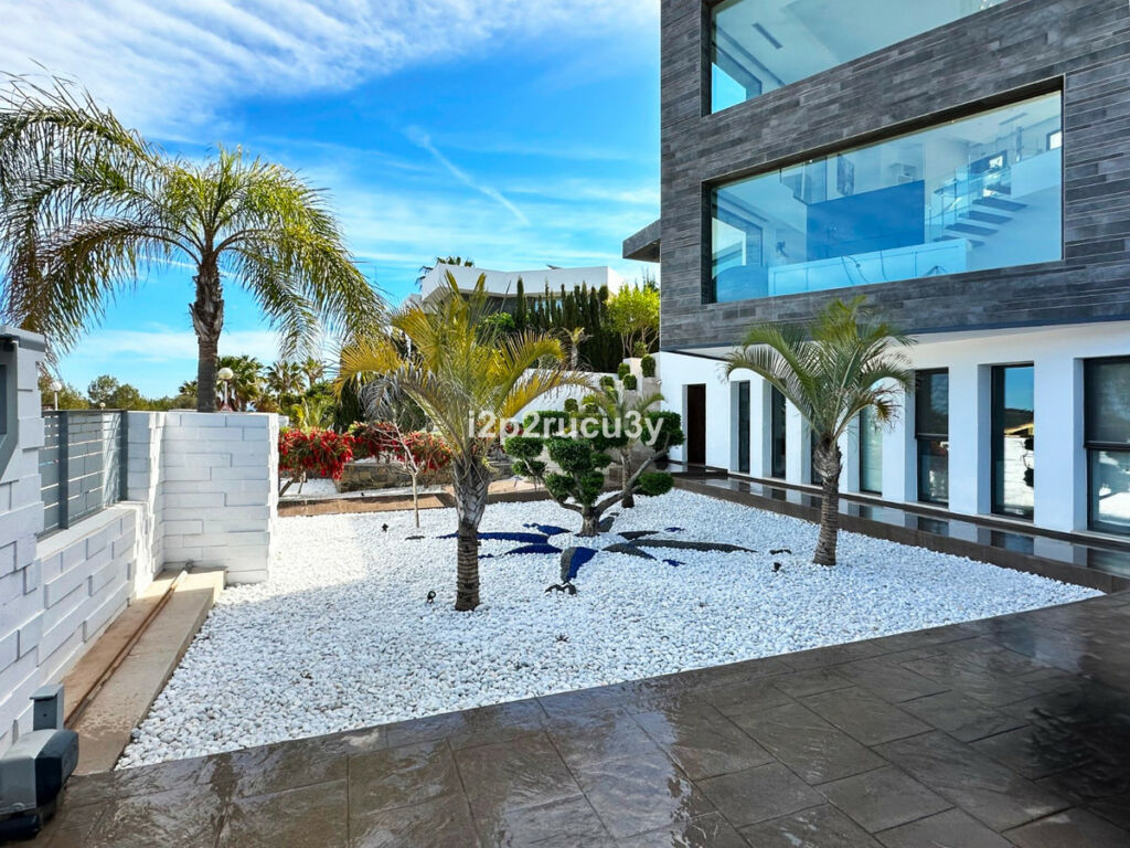 Detached Villa Javea Alicante - image 9