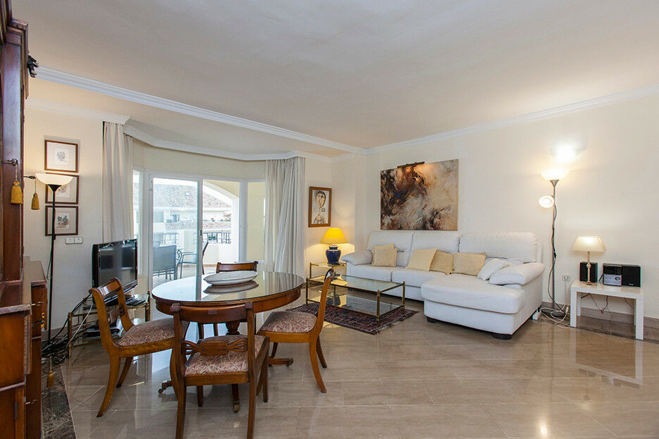 Middle Floor Apartment Elviria Málaga - image 9