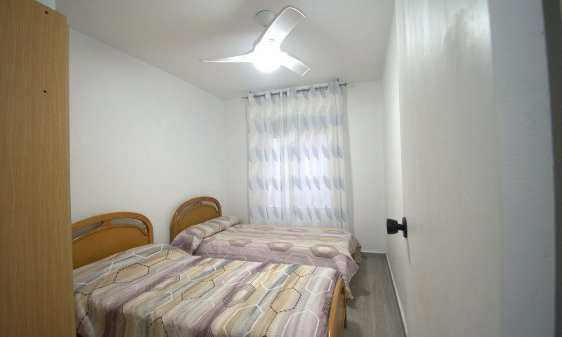 Middle Floor Apartment Torrevieja Alicante - image 9