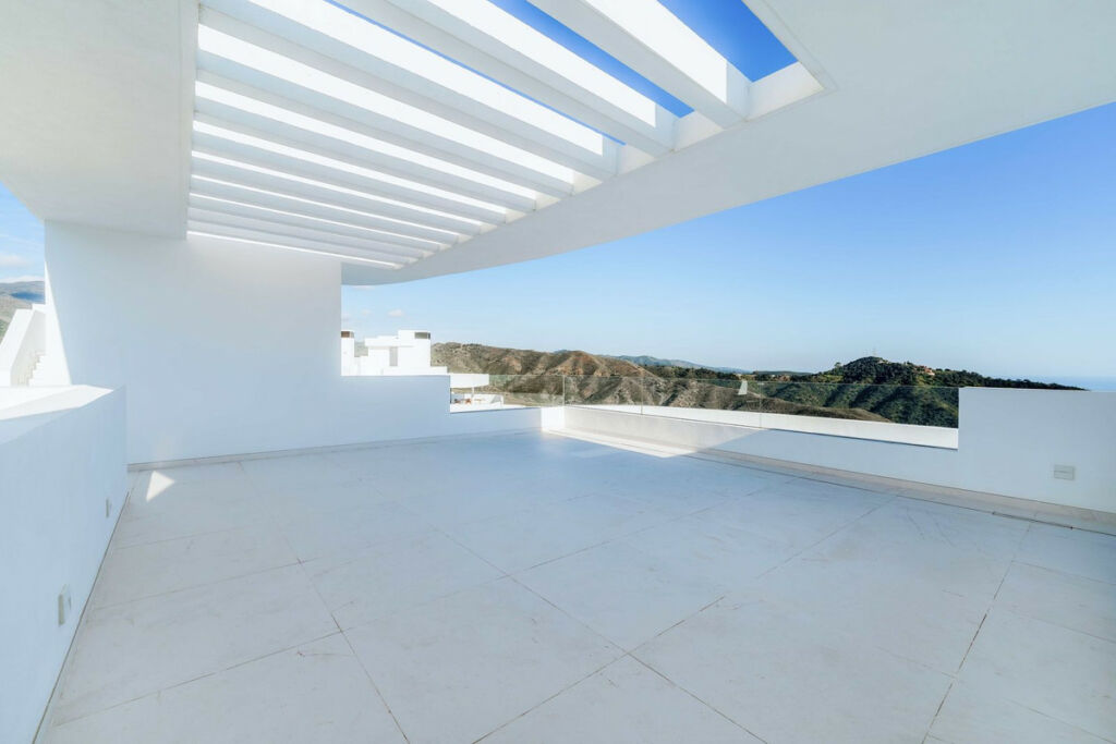 Penthouse Ojén Málaga - image 9