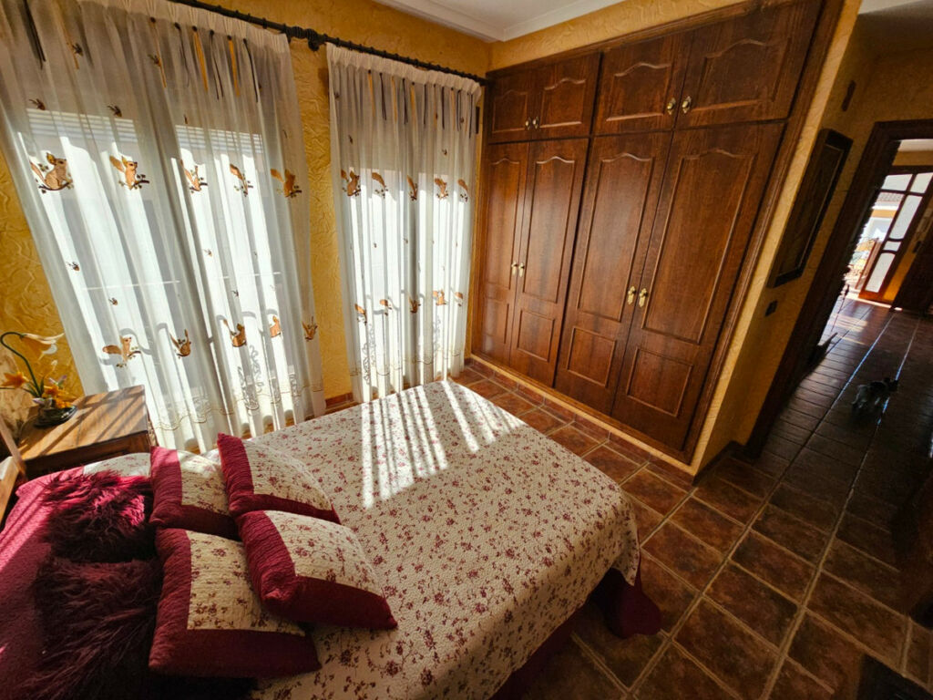 Detached Villa Daya Nueva Alicante - image 9