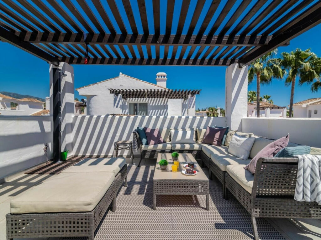 Penthouse Nueva Andalucía Málaga - image 9