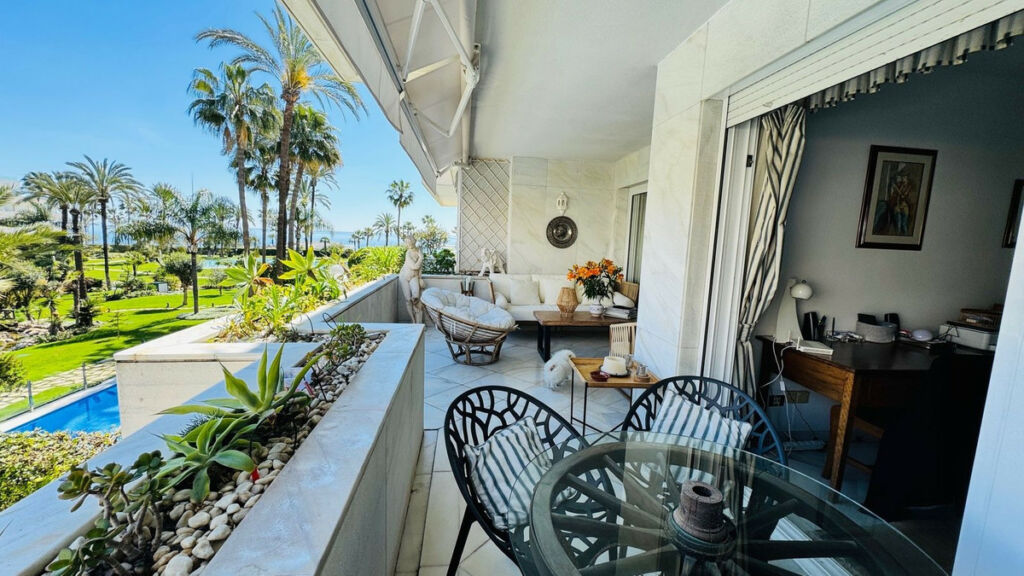 Middle Floor Apartment Puerto Banús Málaga - image 9