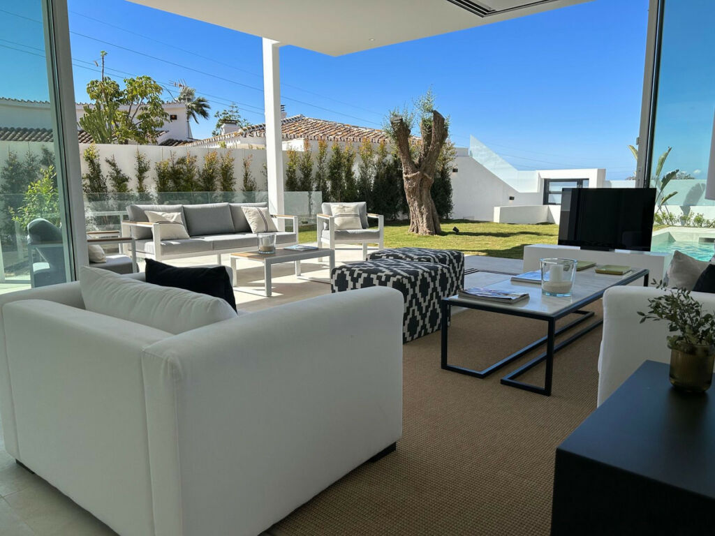 Detached Villa Marbella Málaga - image 8