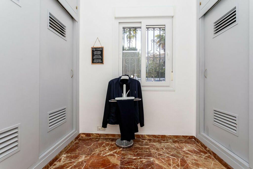 Detached Villa Torrenueva Málaga - image 9