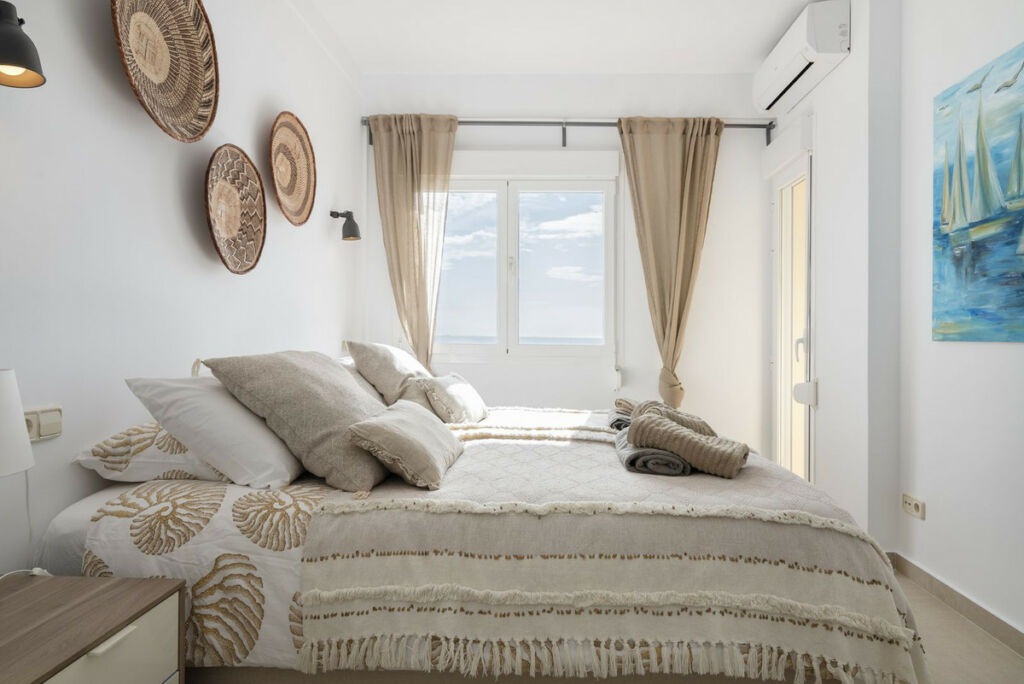 Top Floor Apartment Fuengirola Málaga - image 9