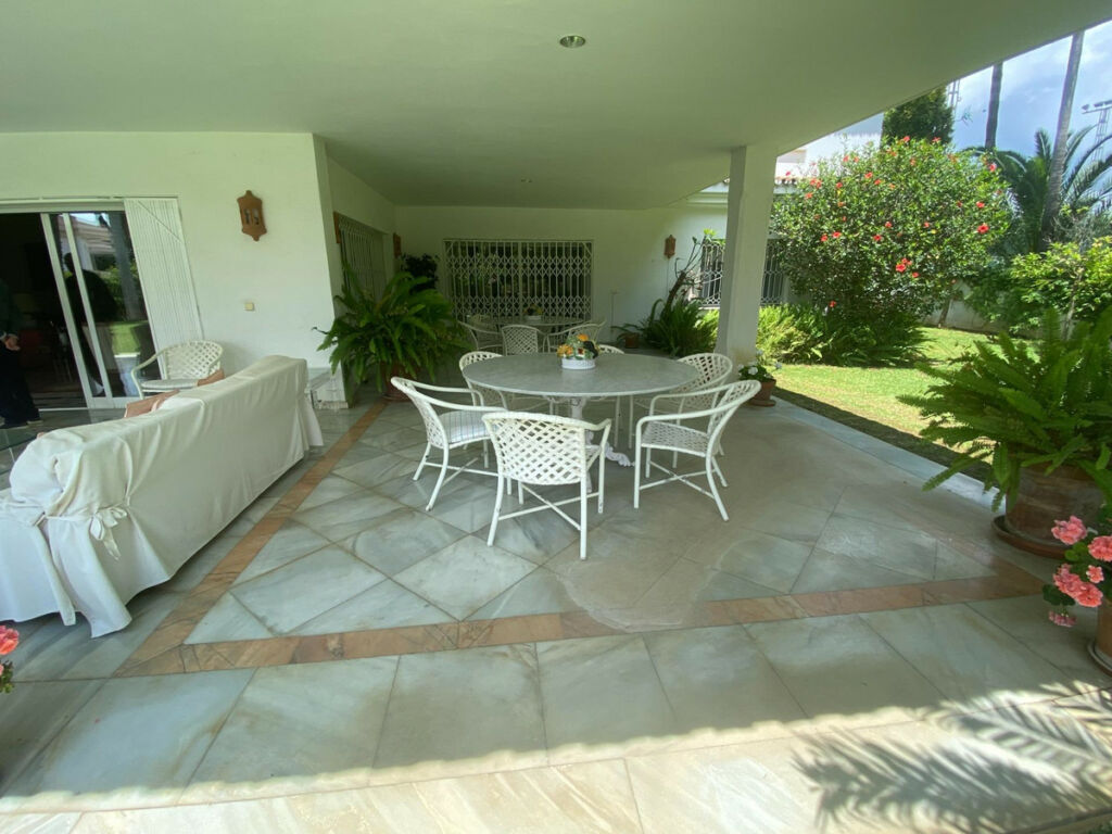 Detached Villa Guadalmina Baja Málaga - image 9