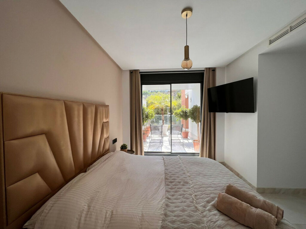 Ground Floor Apartment Benahavís Málaga - image 9