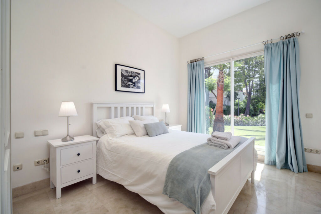 Ground Floor Apartment Estepona Málaga - image 9