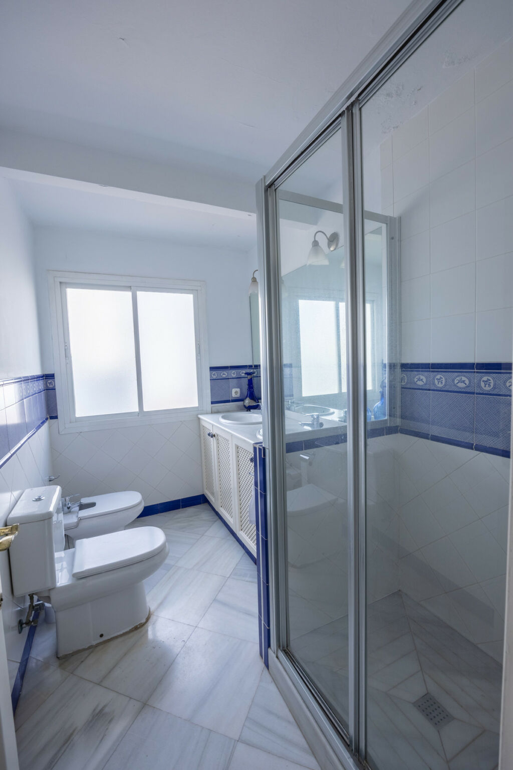 Middle Floor Apartment Marbella Málaga - image 9