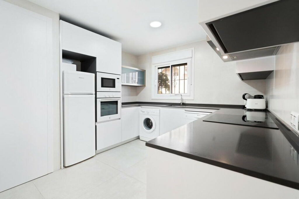 Ground Floor Apartment Estepona Málaga - image 9