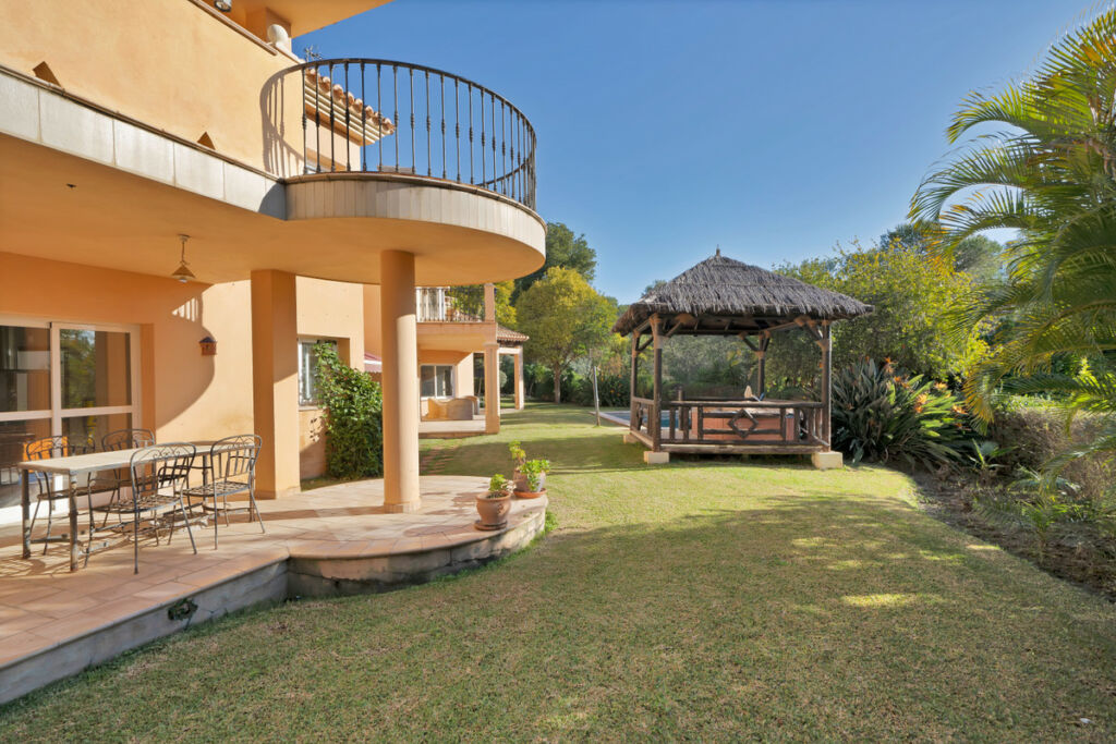 Detached Villa Hacienda Las Chapas Málaga - image 9