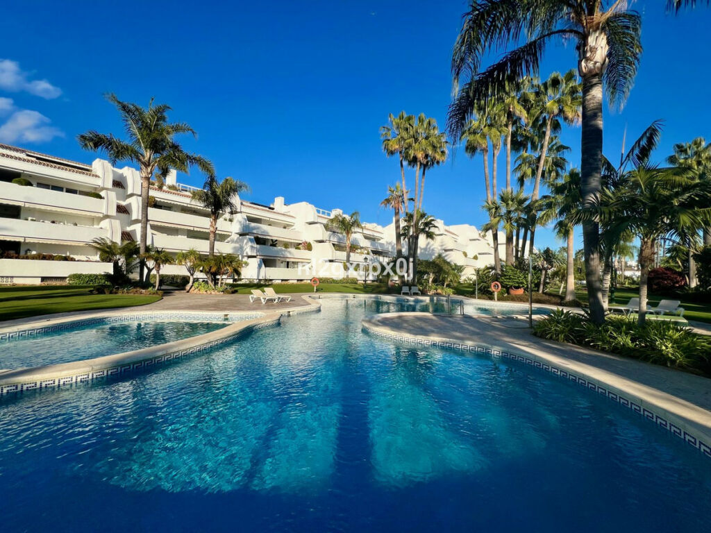 Middle Floor Apartment Bahía de Marbella Málaga