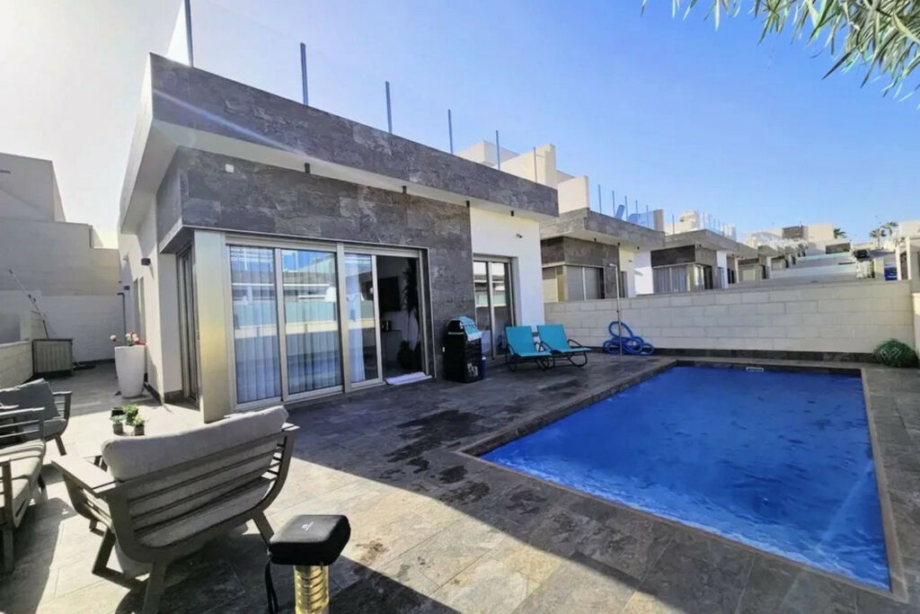 Detached Villa Villamartin Alicante