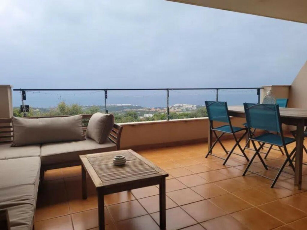 Middle Floor Apartment Casares Playa Málaga - image 2