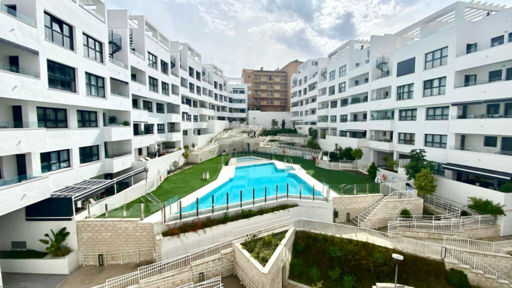 Middle Floor Apartment Estepona Málaga