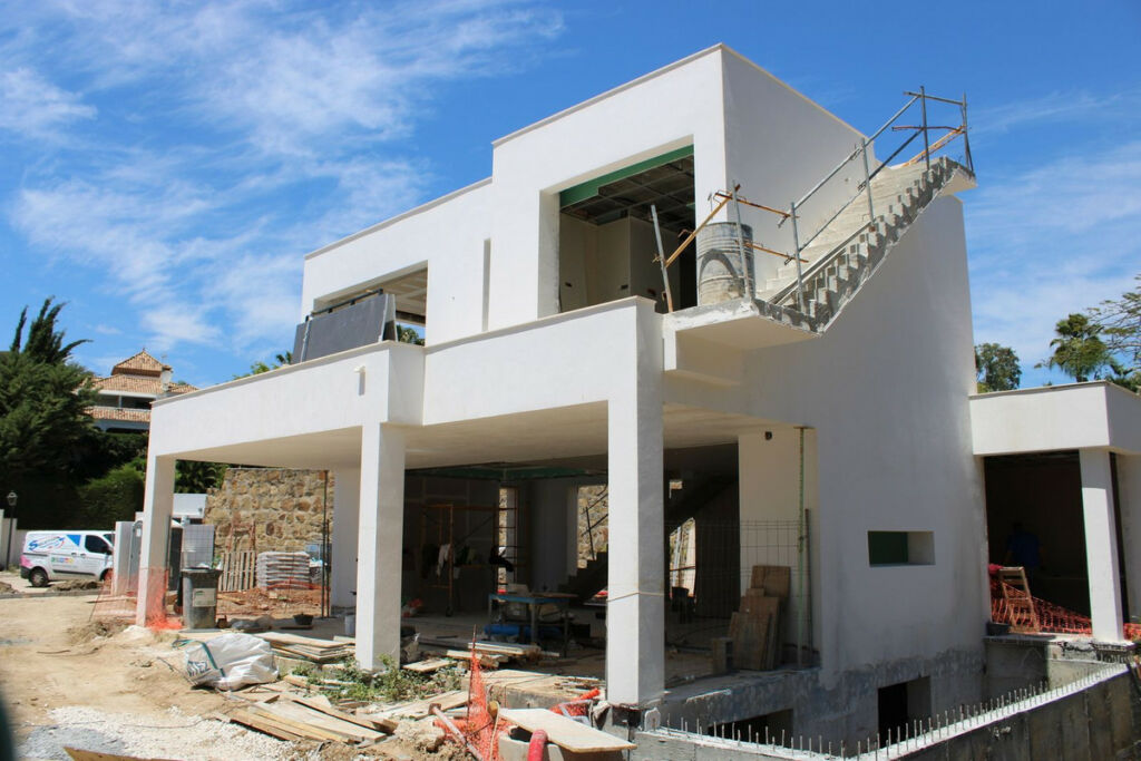 Detached Villa New Golden Mile Málaga - image 8