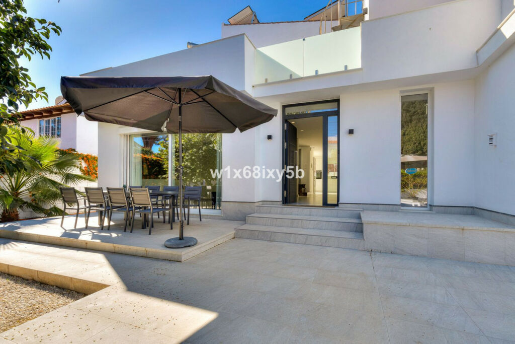 Detached Villa San Pedro de Alcántara Málaga