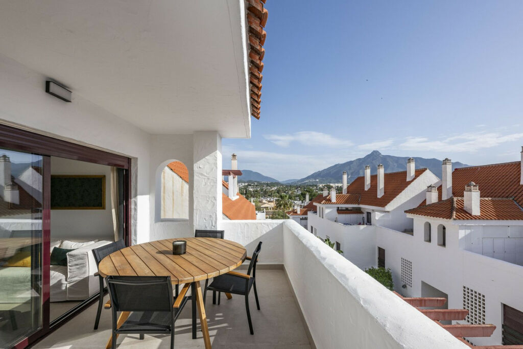 Middle Floor Apartment Nueva Andalucía Málaga