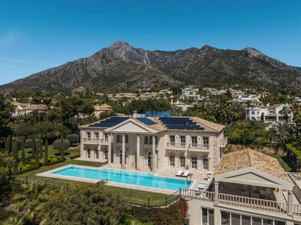 Detached Villa Sierra Blanca Málaga