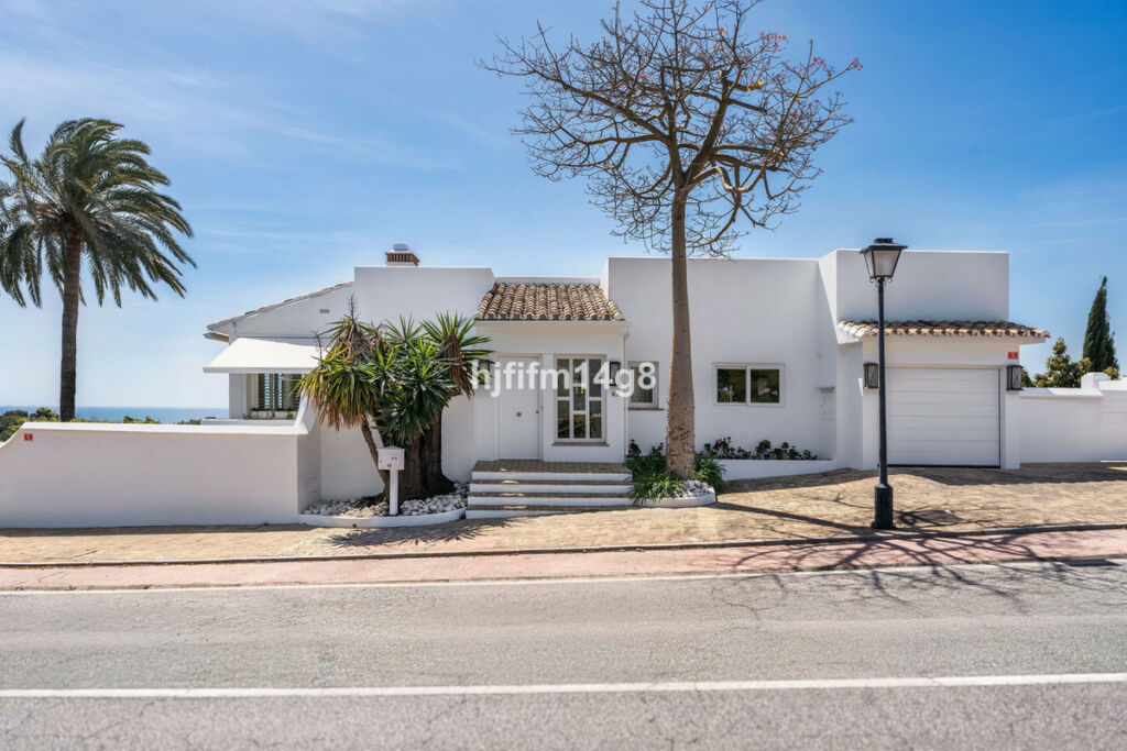 Detached Villa Nueva Andalucía Málaga