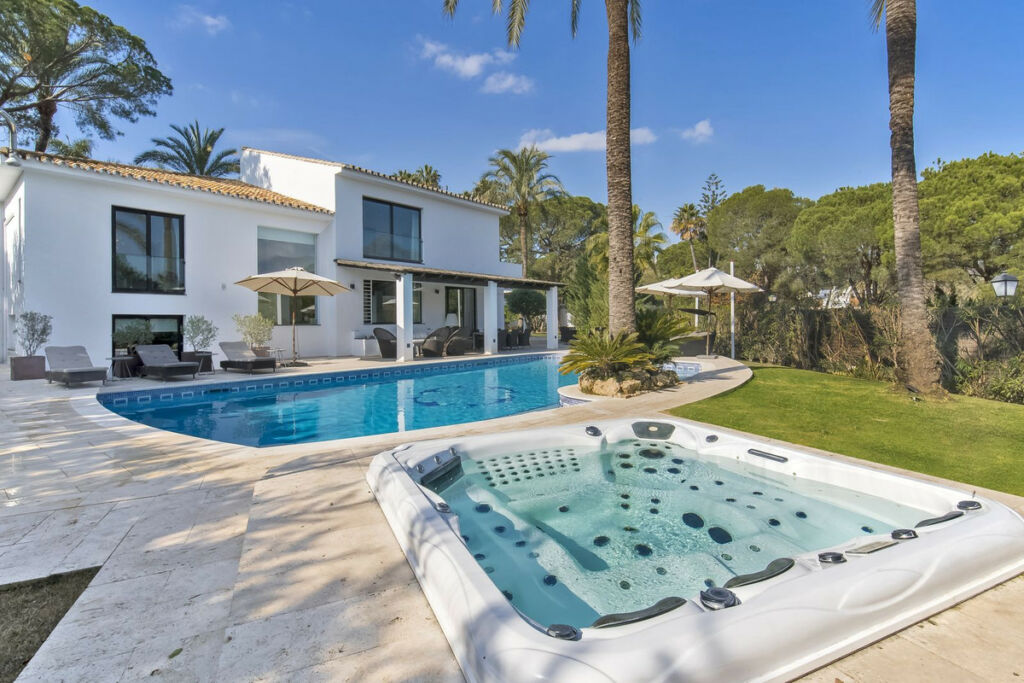 Detached Villa Nueva Andalucía Málaga