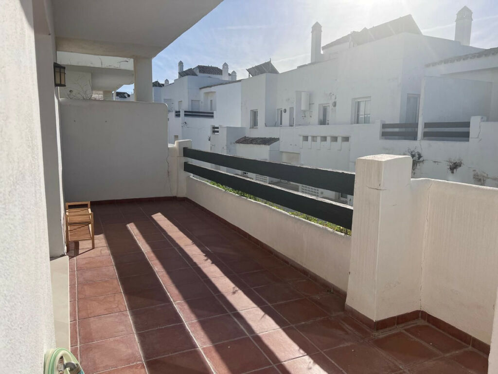 Middle Floor Apartment Estepona Málaga