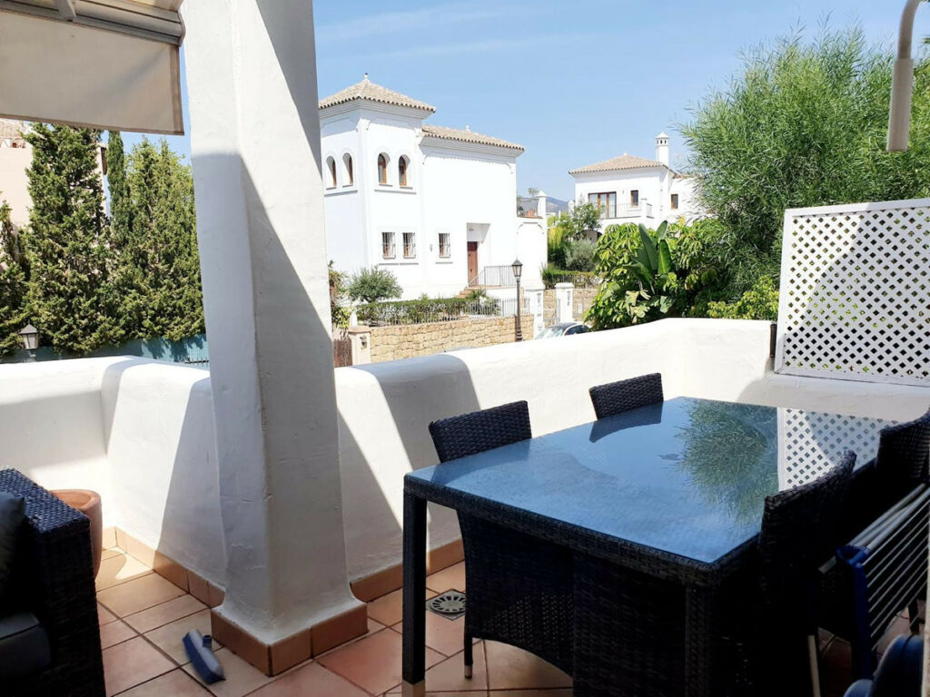 Middle Floor Apartment Estepona Málaga