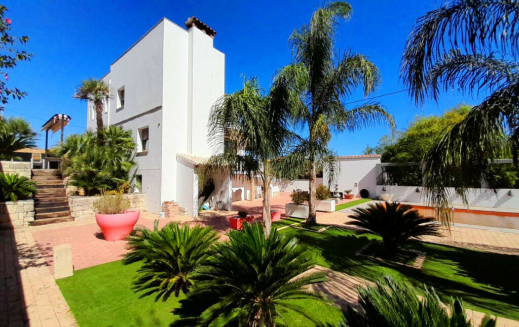 Detached Villa Denia Alicante - image 2