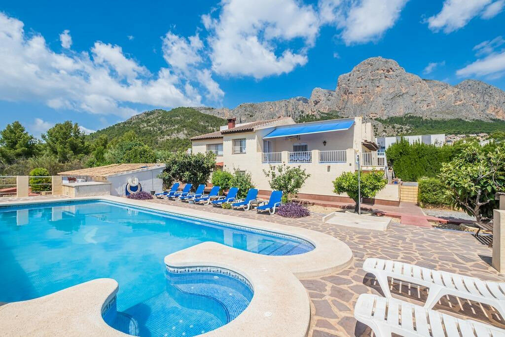 Detached Villa Polop Alicante - image 2