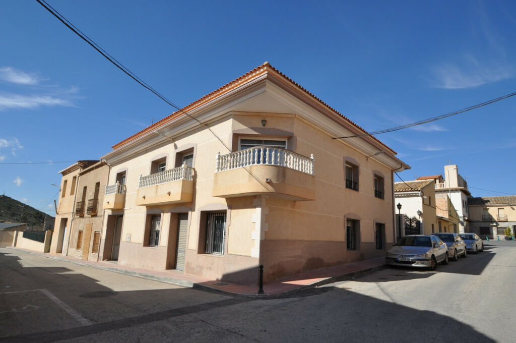 Townhouse Algueña Alicante - image 2