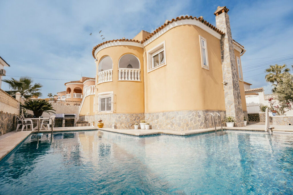 Detached Villa Villamartin Alicante