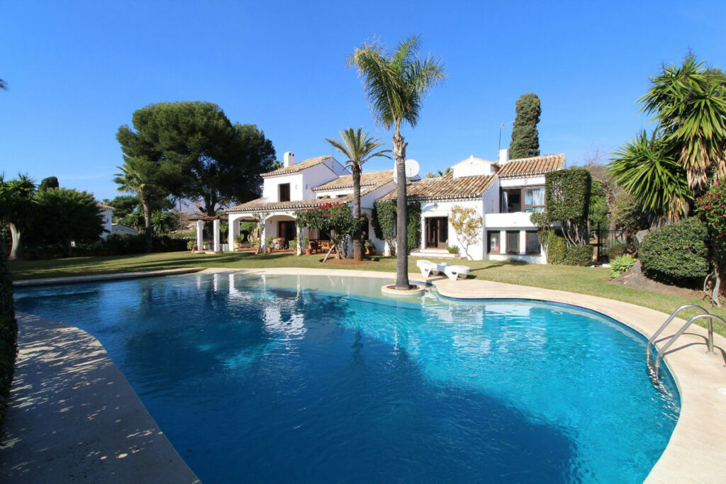 Detached Villa New Golden Mile Málaga